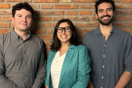 Juan Romero (Full-stack Developer), Jacqueline Harris (Head of Customer Success) and Nicolás Torres (Head of Software Development)